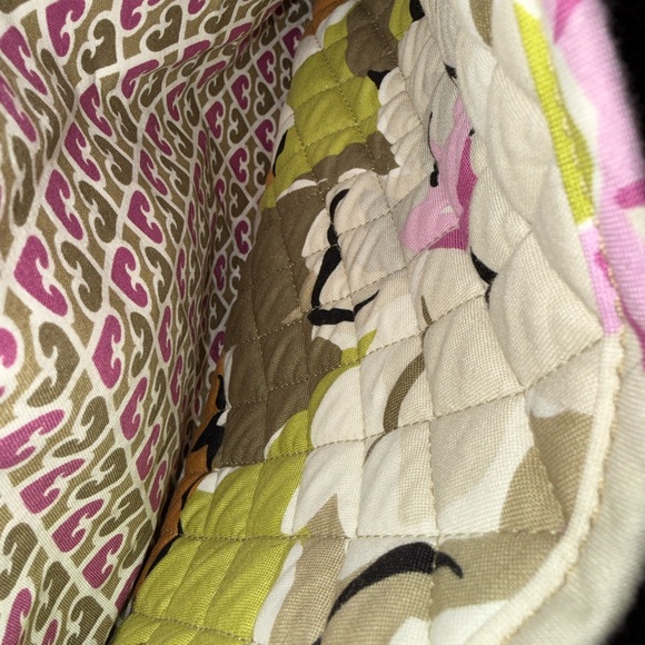 Vera Bradley Grand Traveler Tote in Portobello Road Cottage, 22"x15"x2.25" - Picture 7 of 10